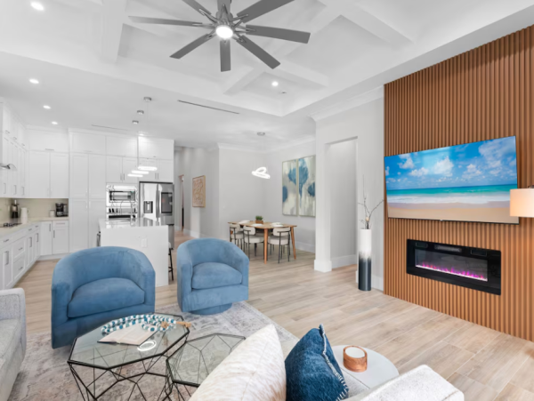 Luxurious 5-Bedroom Retreat in Naples - Your Ultimate Vacation Destination